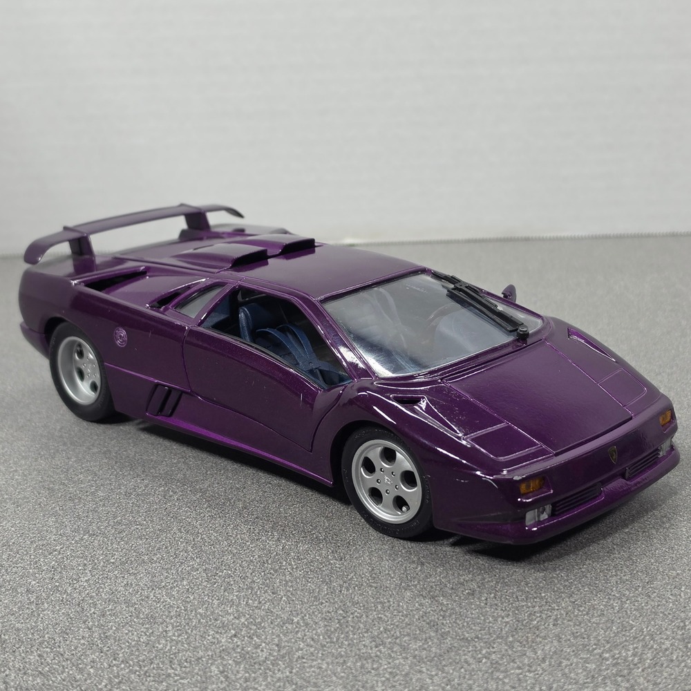 Maisto Lamborghini Diablo 30th Anniversary edition Diablo 1/18 Purple Excellent